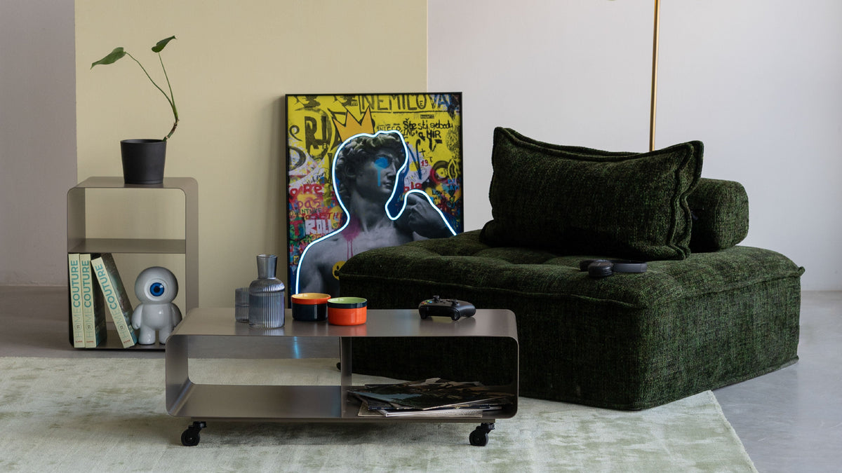 A Big Empty Wall Can Change the Whole Room: How to Choose Between Statement Mirrors, Wall Art, Sculptures and Decorative Panels